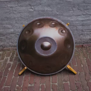 Root Harmonics D Kurd handpan, voorkant met de toonvelden